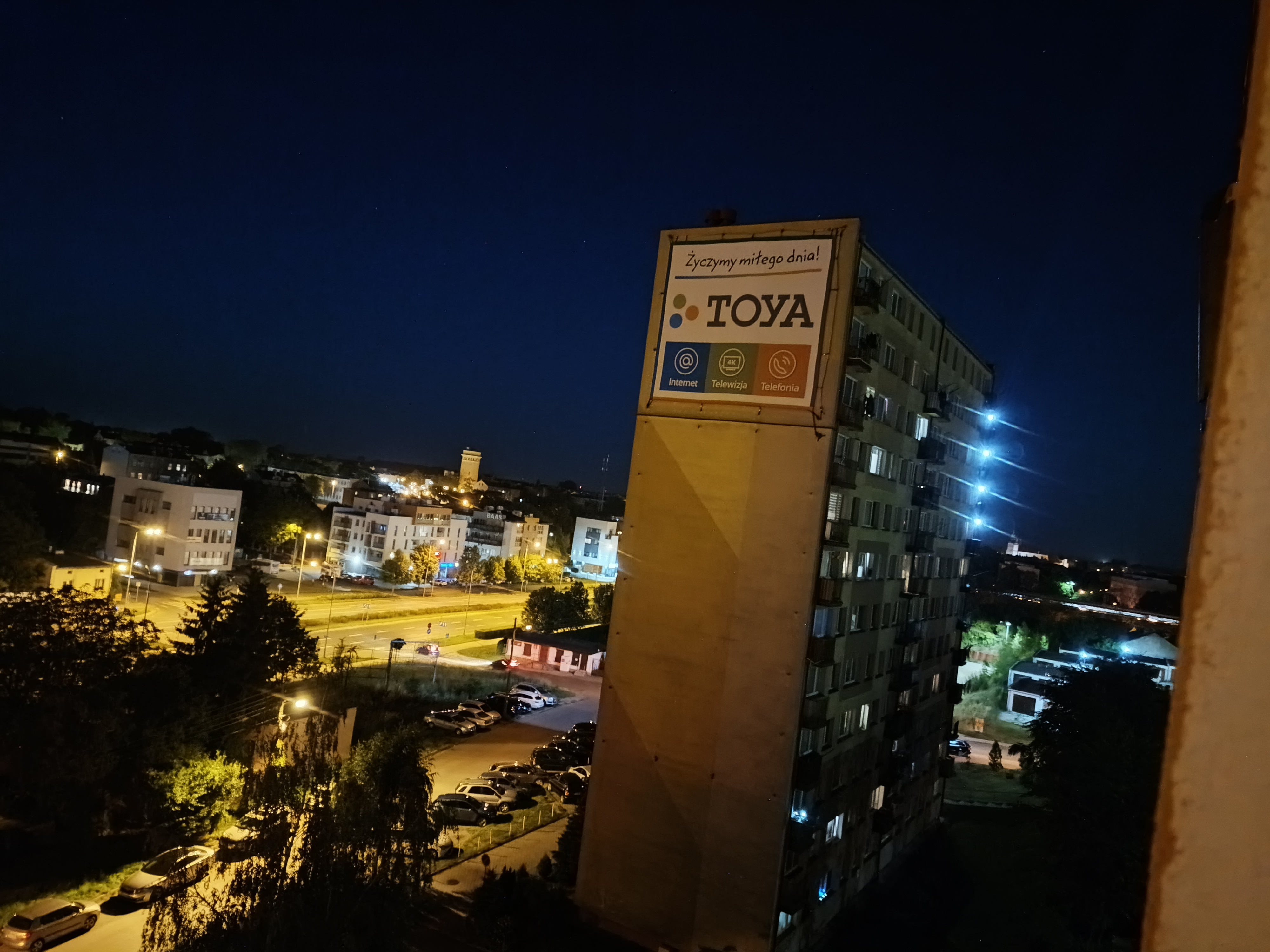 nocny widok z ul. Dzielnej